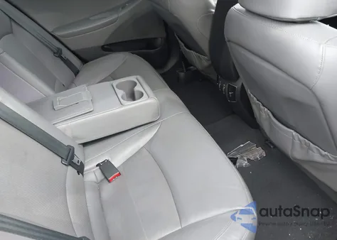 2012 Hyundai Sonata Hybrid z USA, uszkodzony, nr VIN KMHEC4A48CA026927